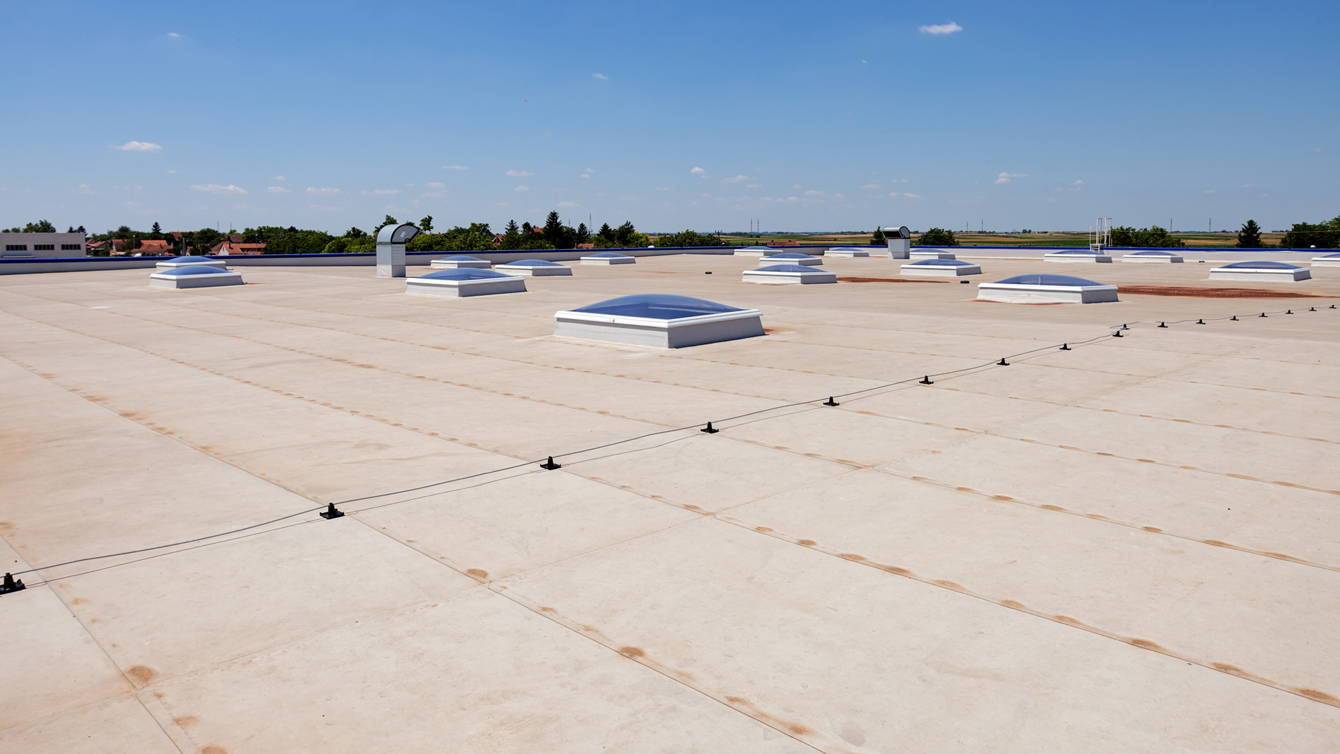What are the best options for fastening my flat roof?